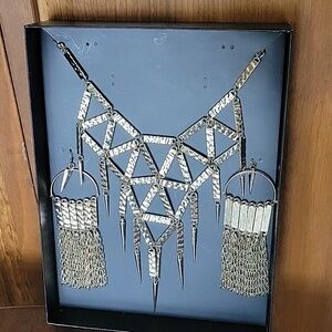 NWT Spangle Collar Necklace and Earring Set